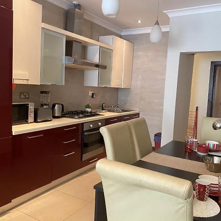 B Bakerstreet - Beautiful Two Bedroom Apartment Accra Ngoại thất bức ảnh